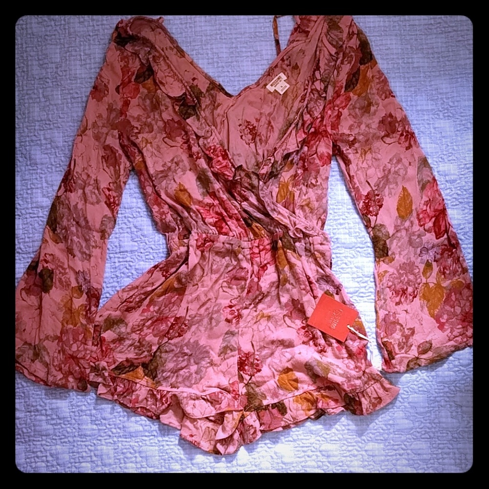 NWT sexy romper flower pink S very cute