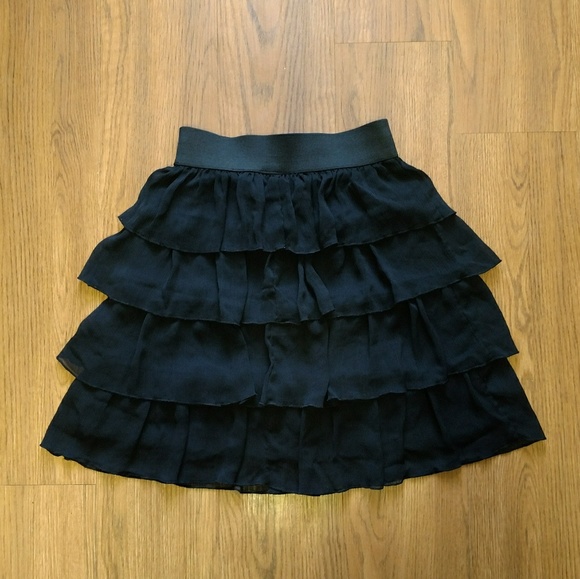 Elegant Layered Black Skirt - S (Small) - Picture 1 of 4