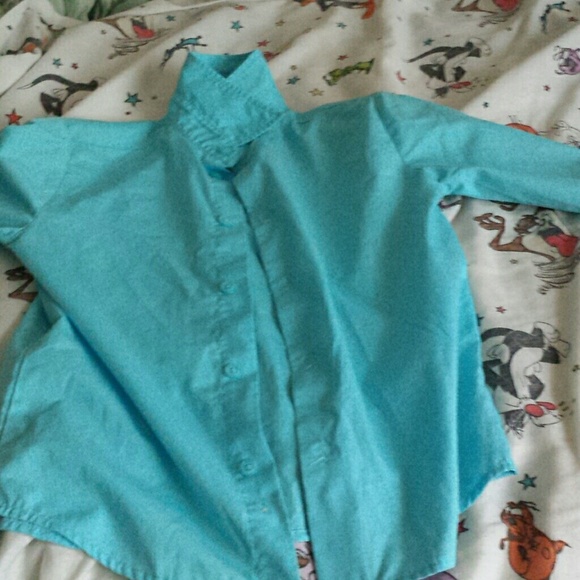 A suit - Picture 2 of 4