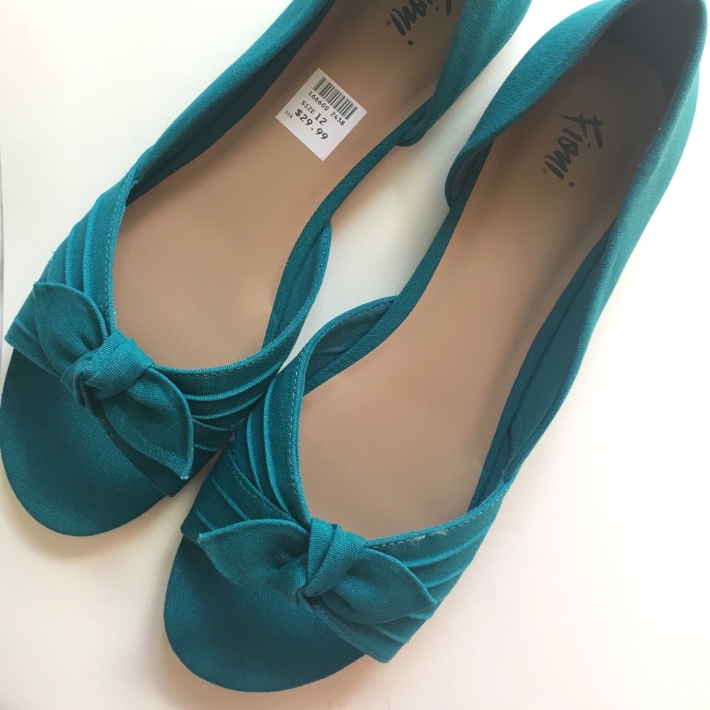 NWT Payless Teal Peeptoe Flat