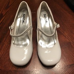 Girls white dress shoes size 2