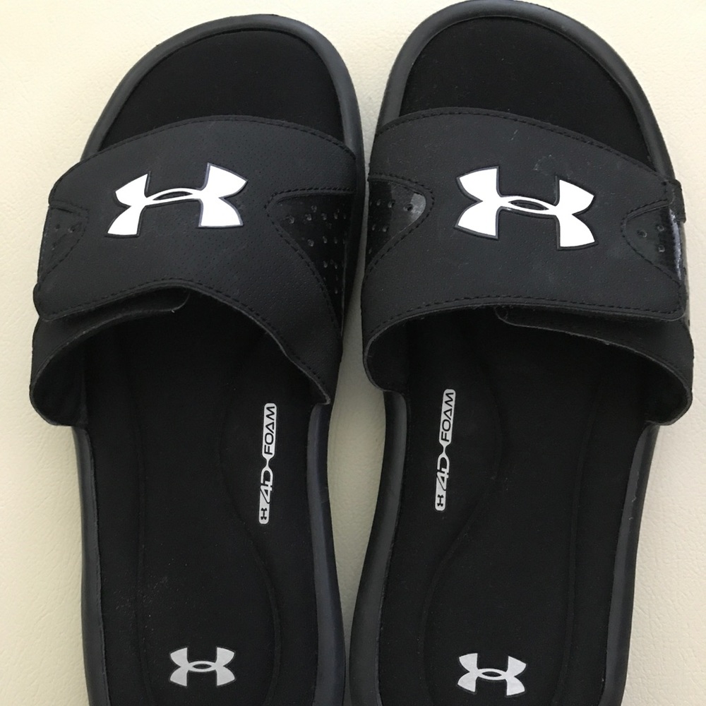 Under Armour Slip On Sandals Size 8 Never Worn