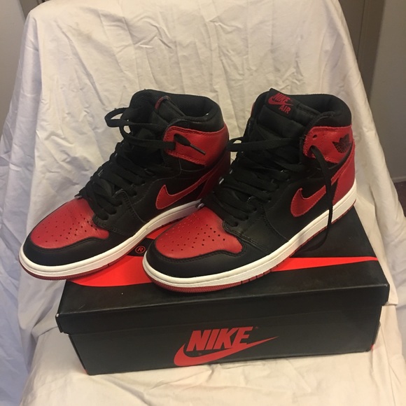Air Jordan retro 1s - Picture 3 of 8