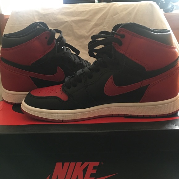 Air Jordan retro 1s - Picture 4 of 8