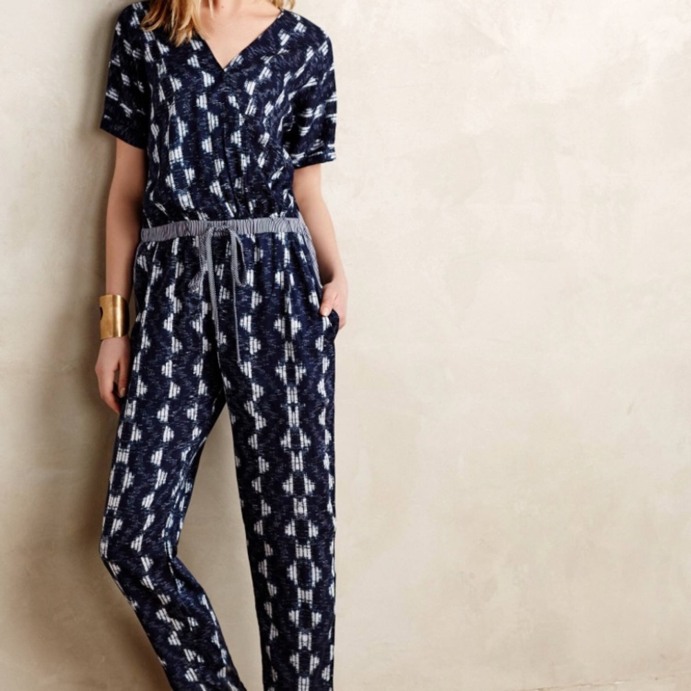 Anthropologie Velvet by Graham and Spencer Narvan