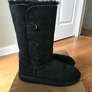 Ugg Bailey button triplet black