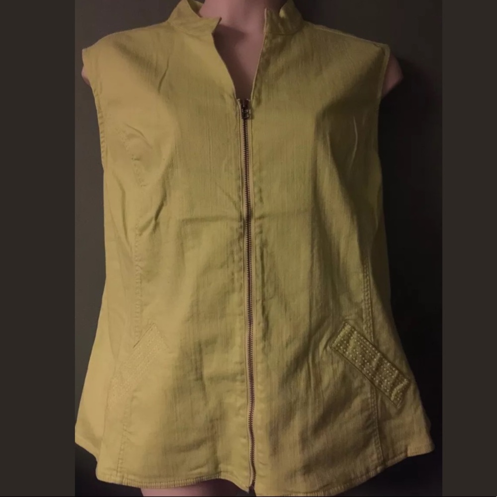 NEW CJ Banks Vest. Size X (Fits 14/16W)