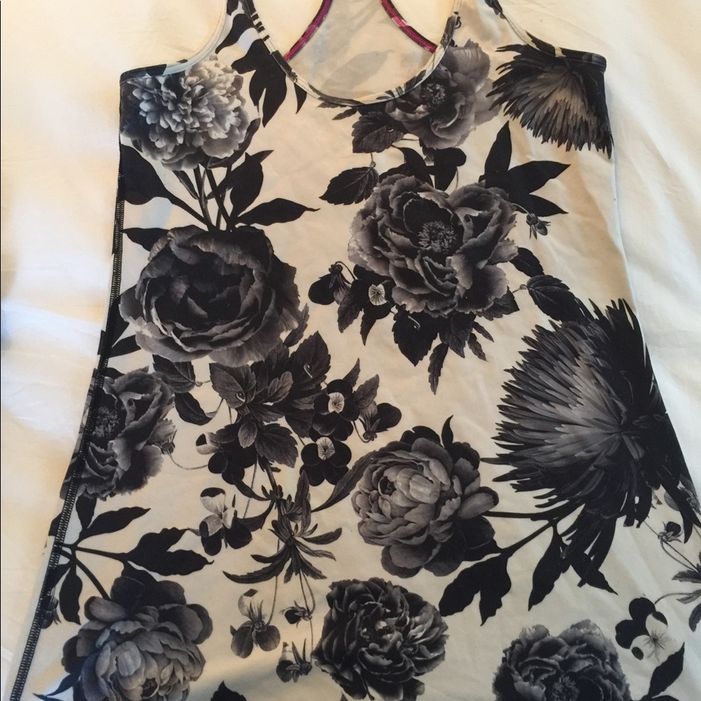 Lululemon tank
