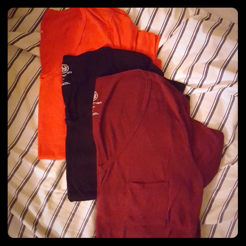 ☆☆3 shirts ☆☆ S.O perfect v neck shirts