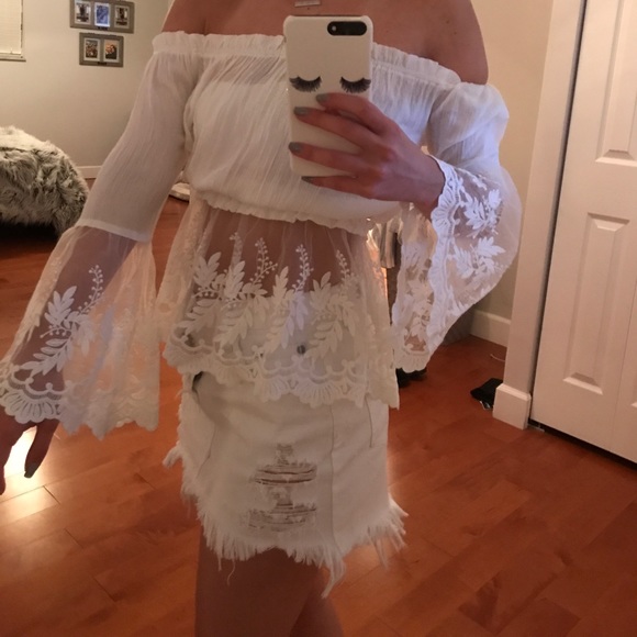 LF Evie Off the Shoulder Lace Top - Picture 2 of 4