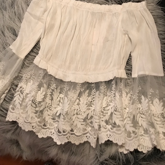 LF Evie Off the Shoulder Lace Top - Picture 3 of 4