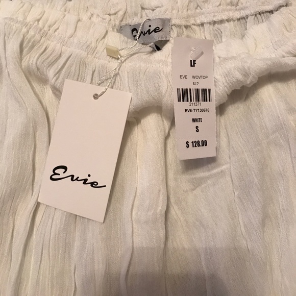 LF Evie Off the Shoulder Lace Top - Picture 4 of 4