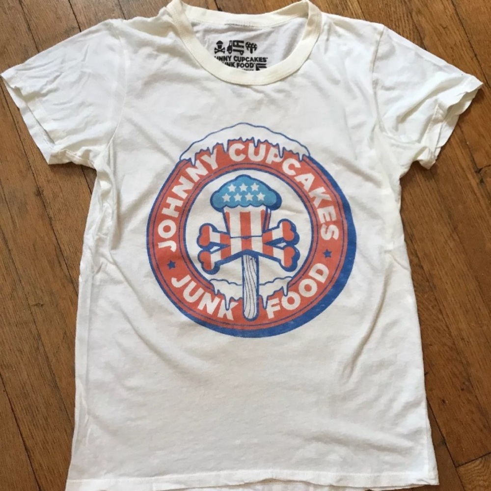 Johnny Cupcakes X Junkfood t-shirt