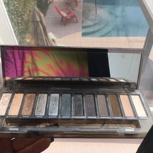Urban Decay Smoky Eyeshadow Pallet