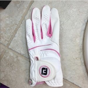 Women's golf gloves