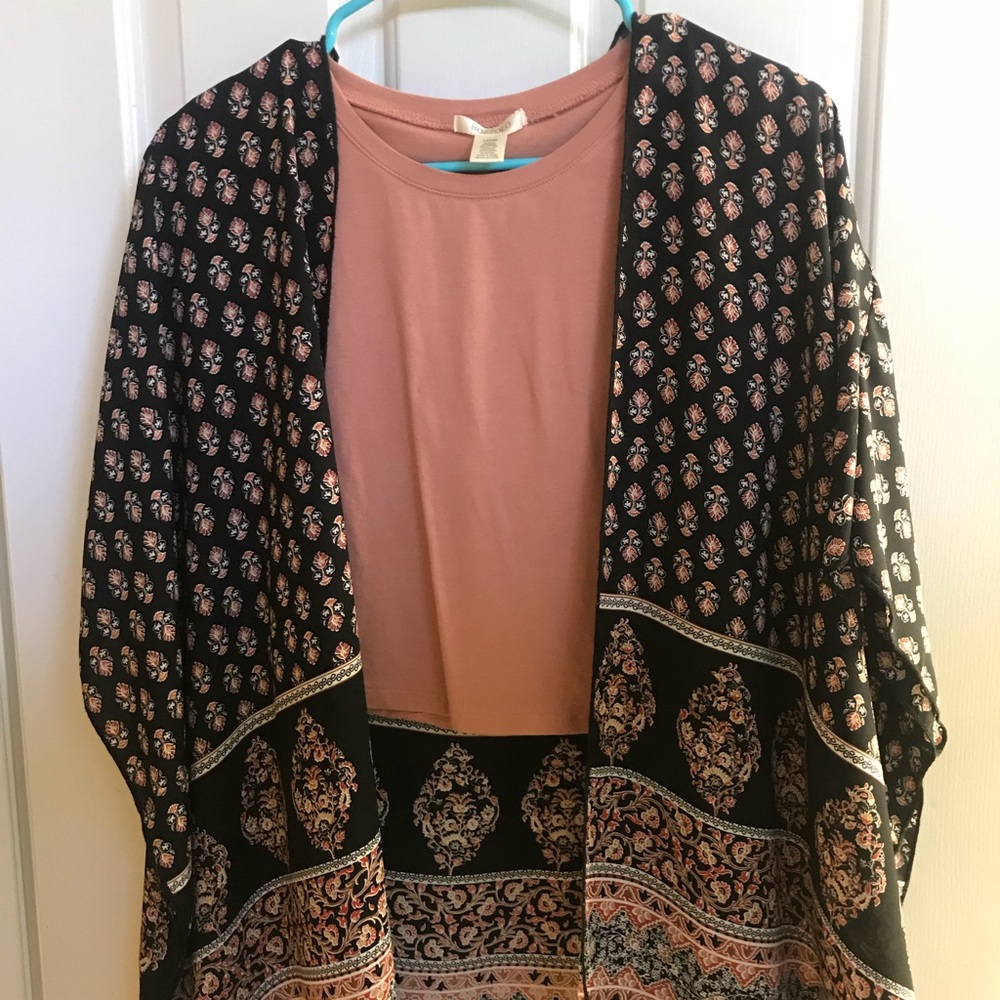 Cute printed kimono with pink crop tee