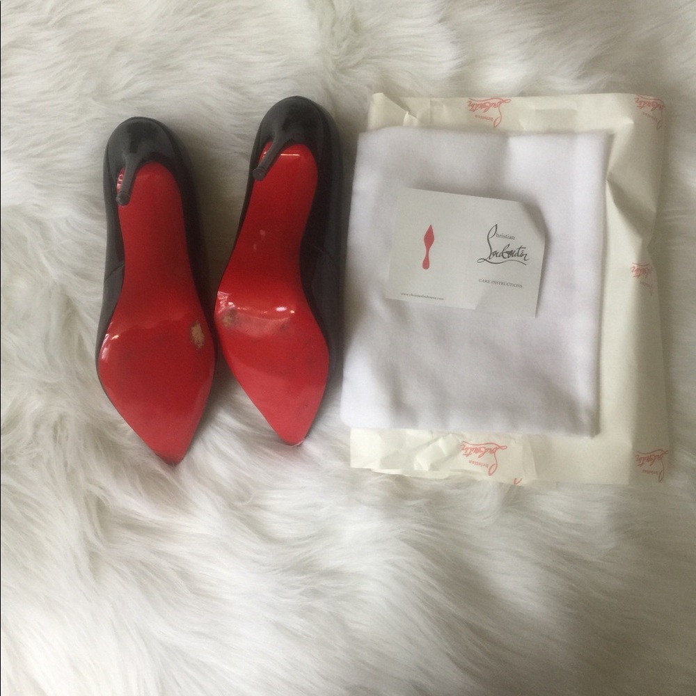 Black red sole shoes