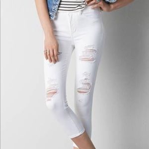 AEO white distressed denim. Size 00