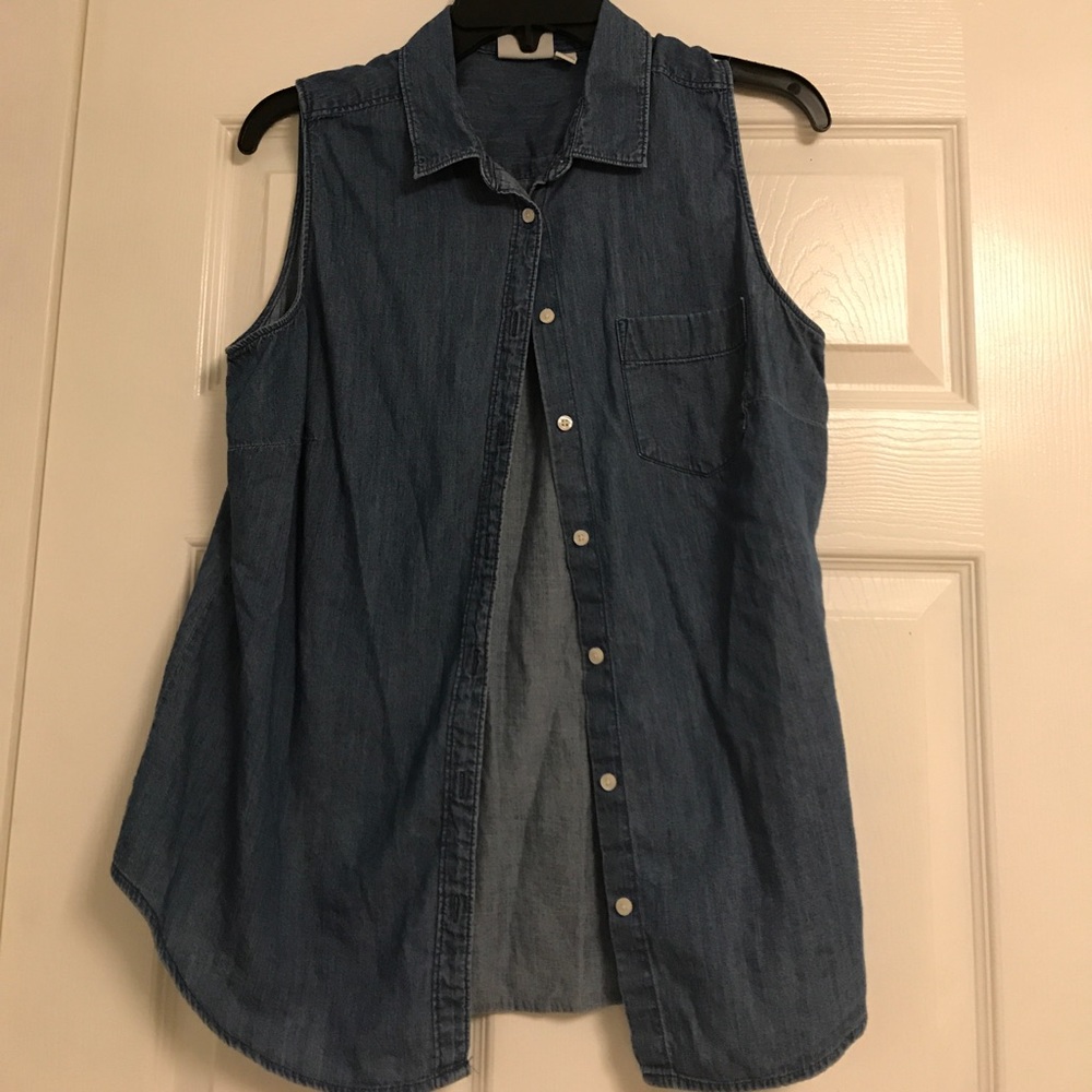 Denim sleeveless button down blouse