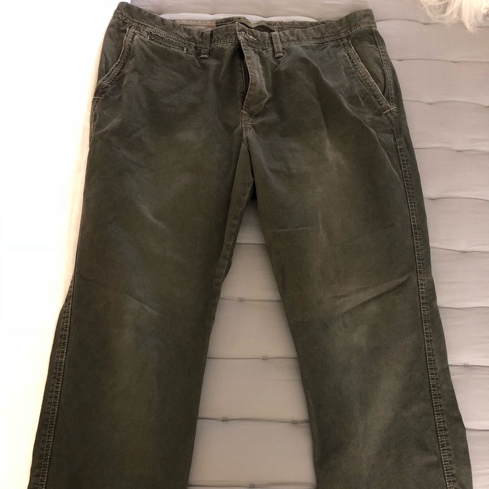 Men’s American Eagle Relaxed Fit Chinos