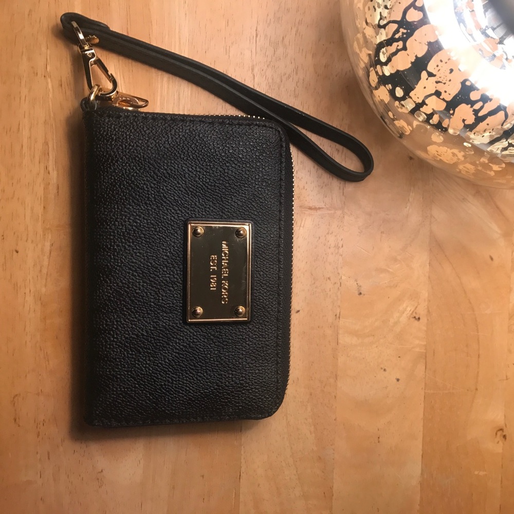 Michael Kors Wristlet Wallet