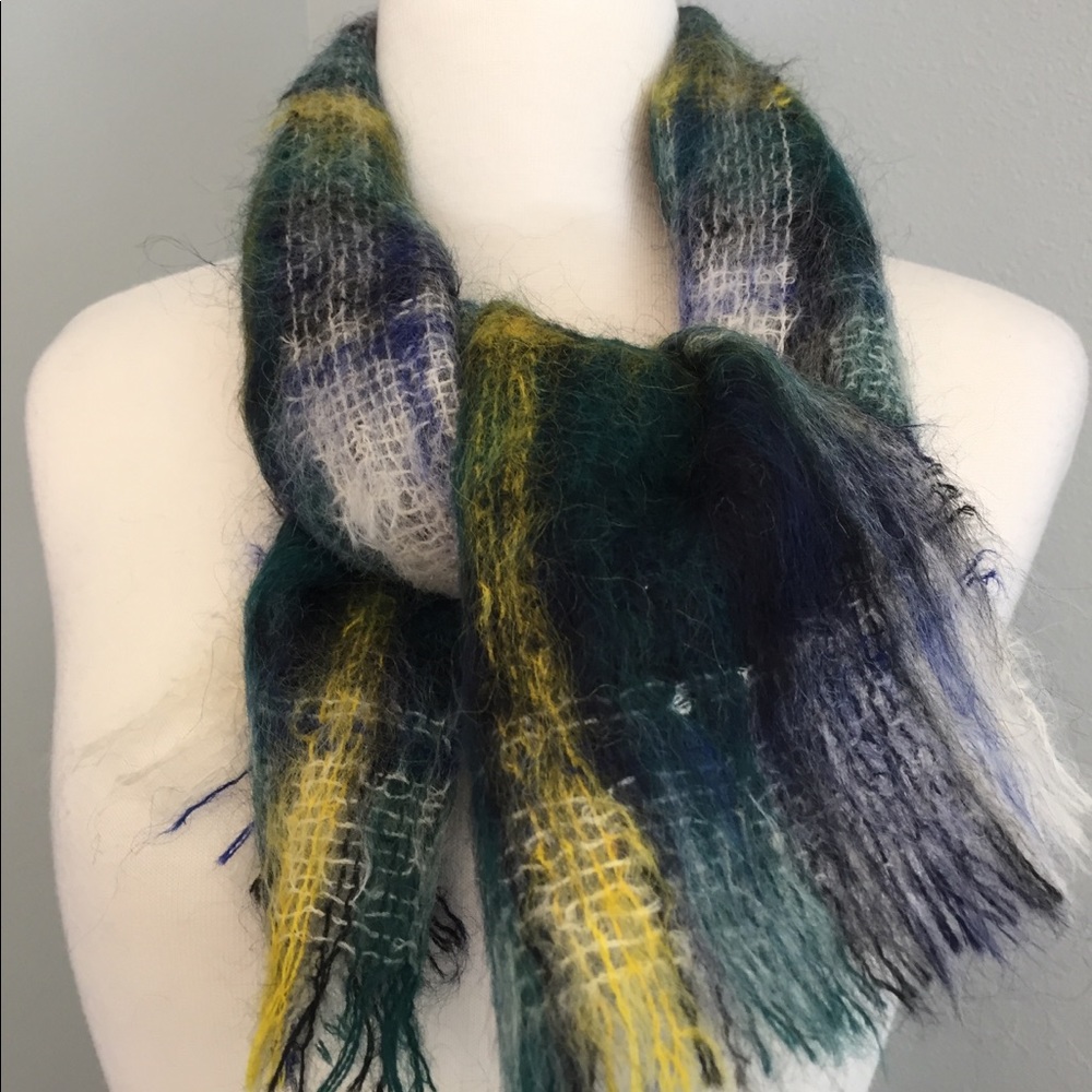 🔴3/$15 SALE Royal Scot mohair/wool blend scarf