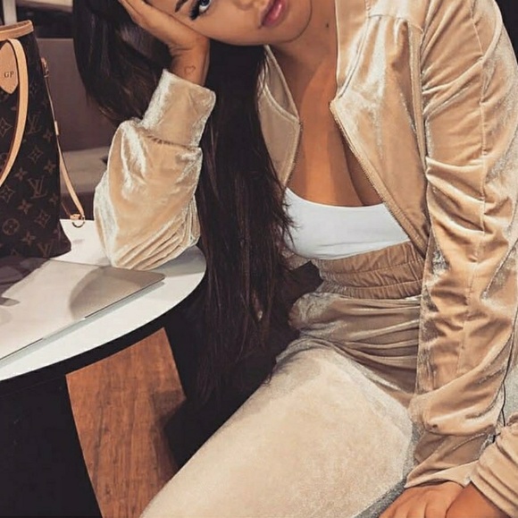 💲Last Set💕Chic&Comfort Velvet Tracksuit Set - Picture 3 of 7