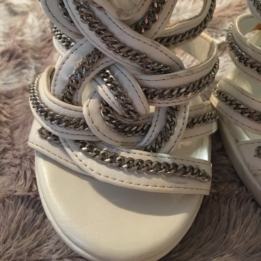 Chain heels - Picture 3 of 4