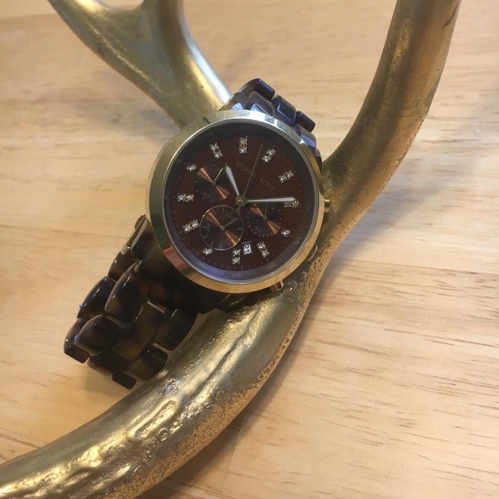 Michael Kors oversized tortoise shell watch - Picture 3 of 7