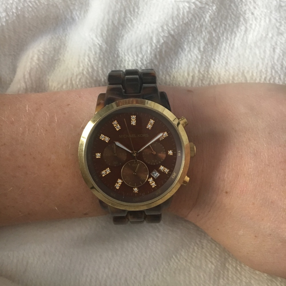 Michael Kors oversized tortoise shell watch - Picture 2 of 7