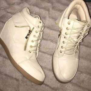 Wedge sneakers