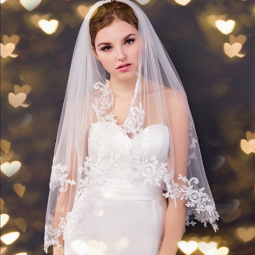 Quality Double Layer Flower White Lace Bridal Veil