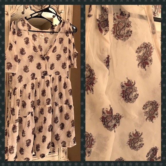 Band of Gypsies Tops - 🌻Band of gypsies paisley fall boho ruffle top