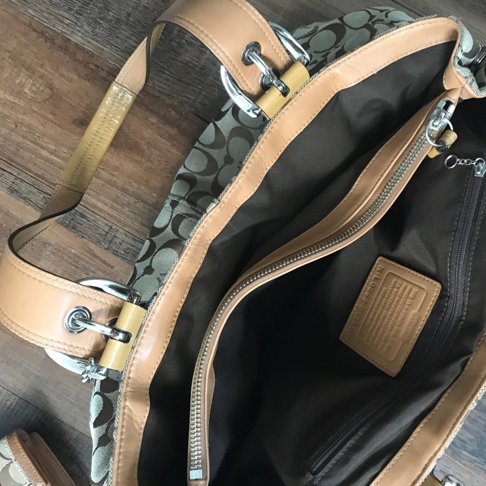 Coach Purse - Picture 5 of 8