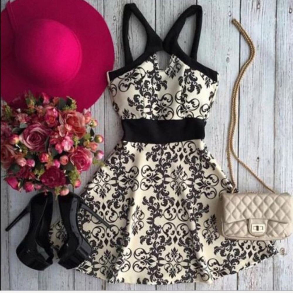 ▪️▫️▪️|NWT| Paisley Printed Cutout Cocktail Dress