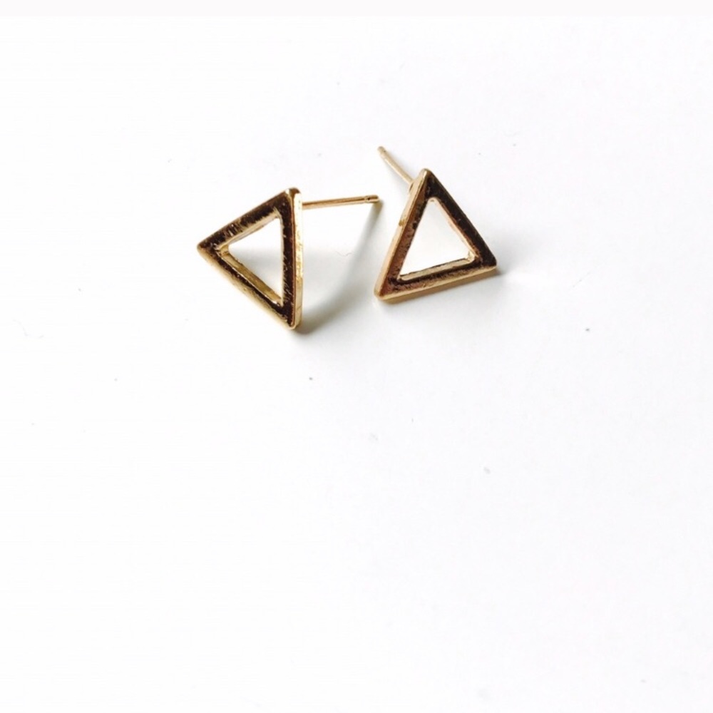 Simple Triangle Earrings - Picture 2 of 8