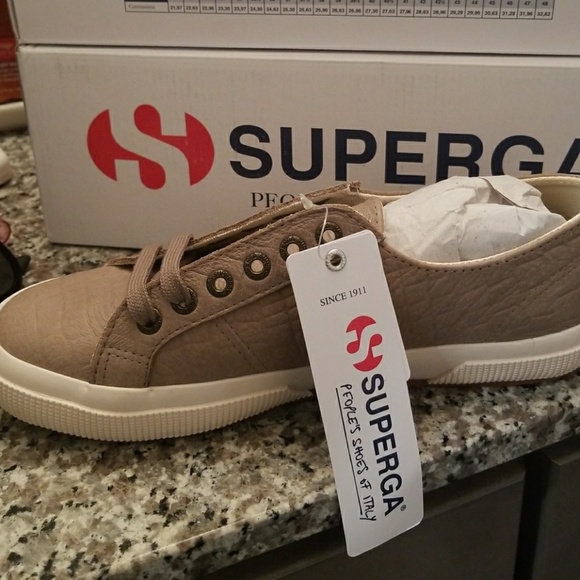 p e c superga