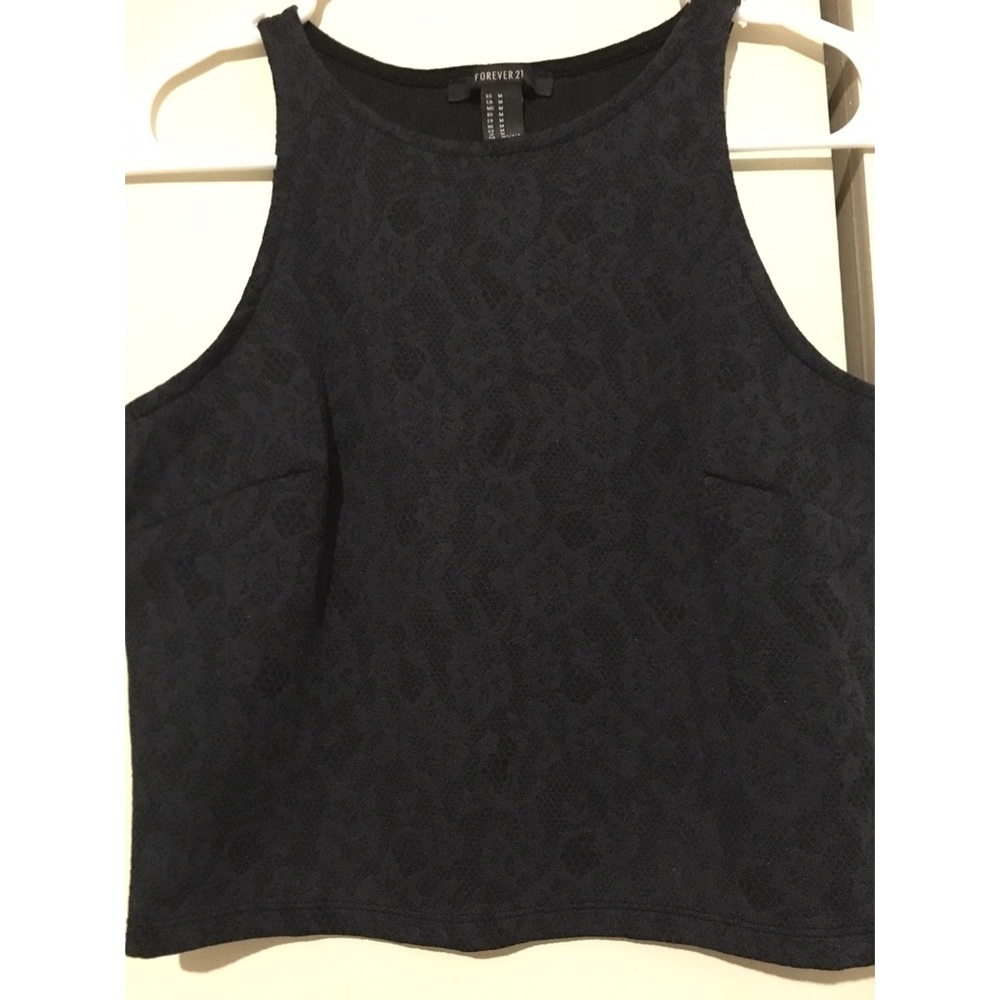 Black-grayish floral pattern crop top