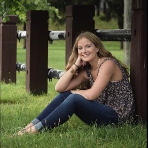 Meet your Posher, Emilee