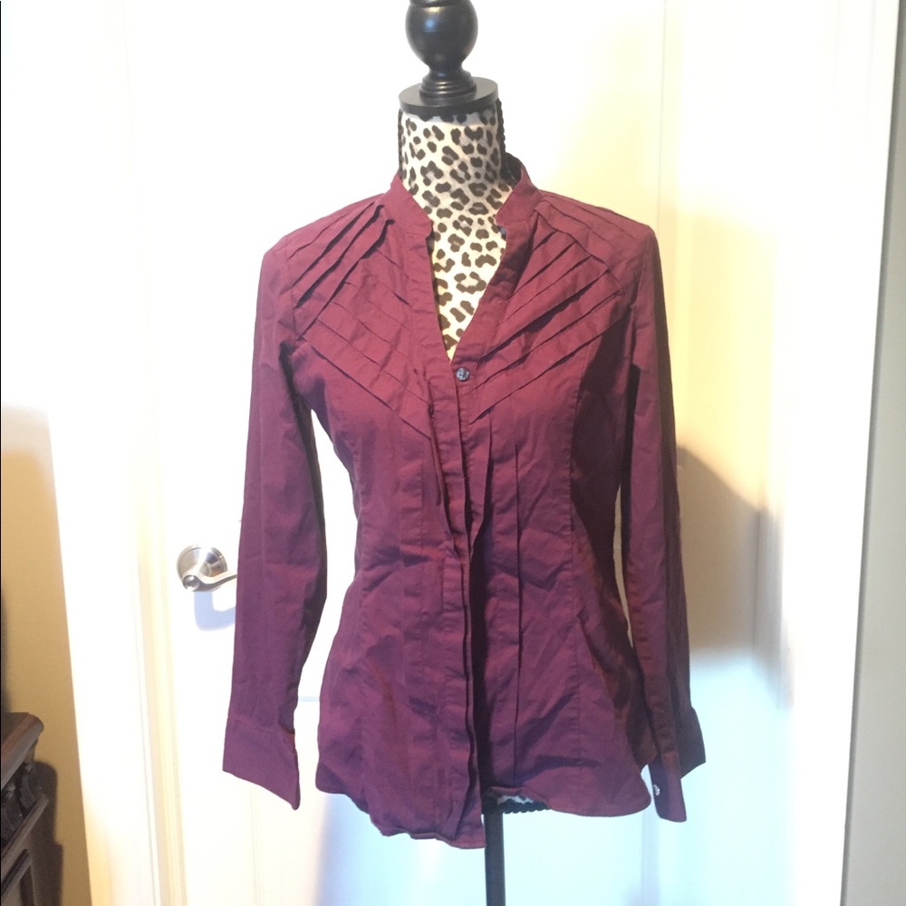 Express essential stretch button up