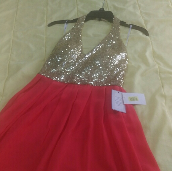 GREAT NWT SHORT CORAL DRESS FOR PROM! ❤ - Picture 3 of 4