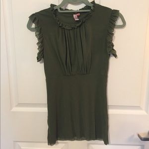 Green Sweet Pea mesh ruffle top.  Size LARGE