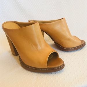 CHINESE LAUNDRY Camel Mules
