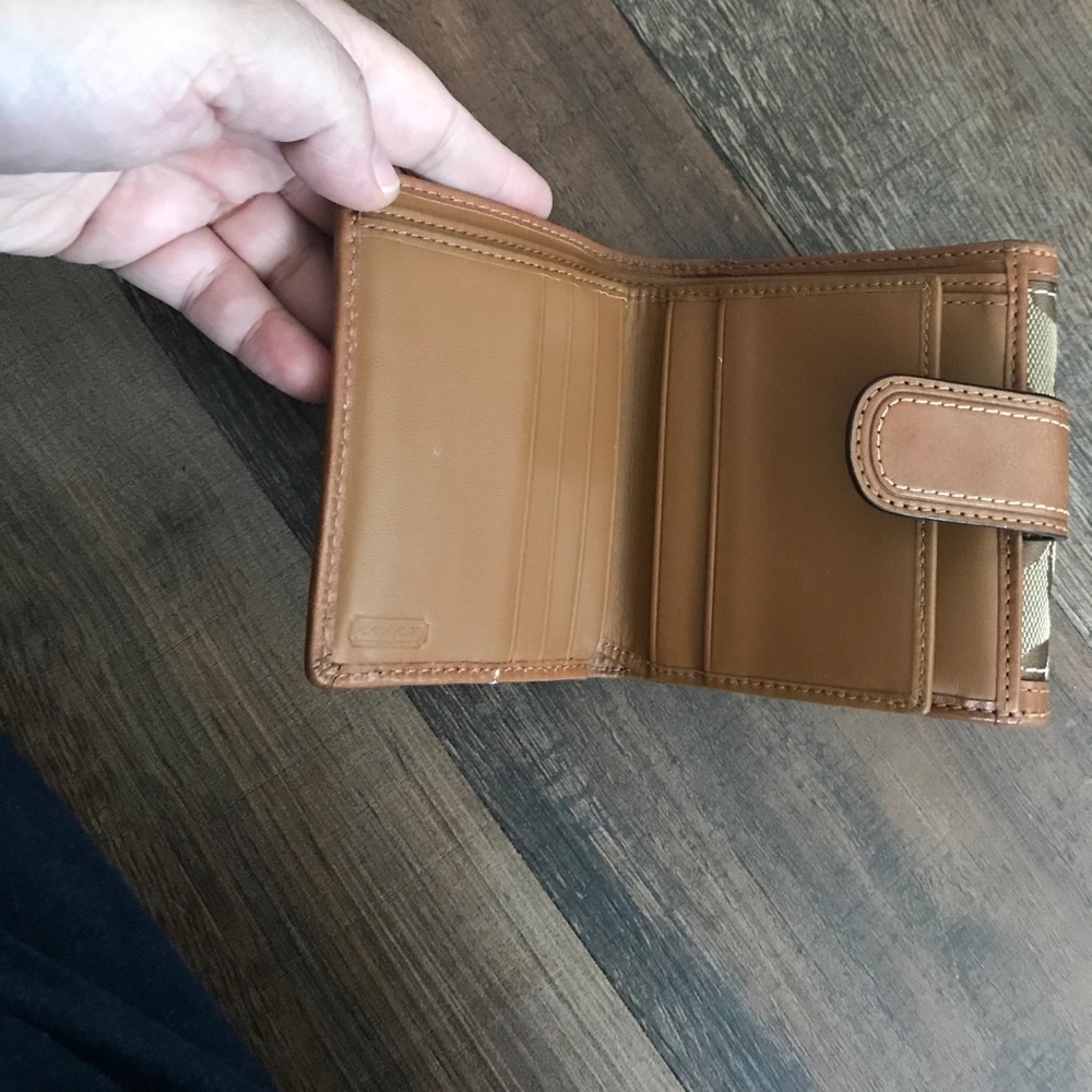 Coach Wallet - Picture 4 of 8