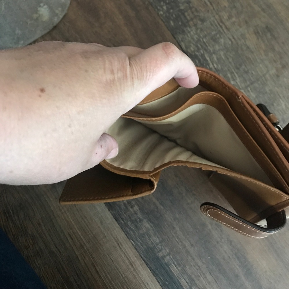 Coach Wallet - Picture 6 of 8