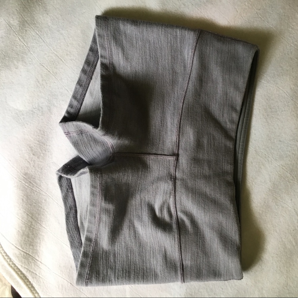 ❌SOLD❌ Lululemon boogie shorts - Picture 2 of 6