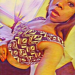 Meet your Posher, Joya