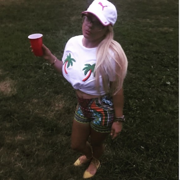 Tops with short pant only 2 time I used perfect - Picture 2 of 5