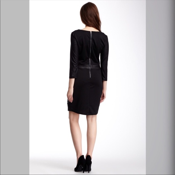 NWOT COCO & Tashi Contrast Panels V-Neck Dress - Picture 2 of 4