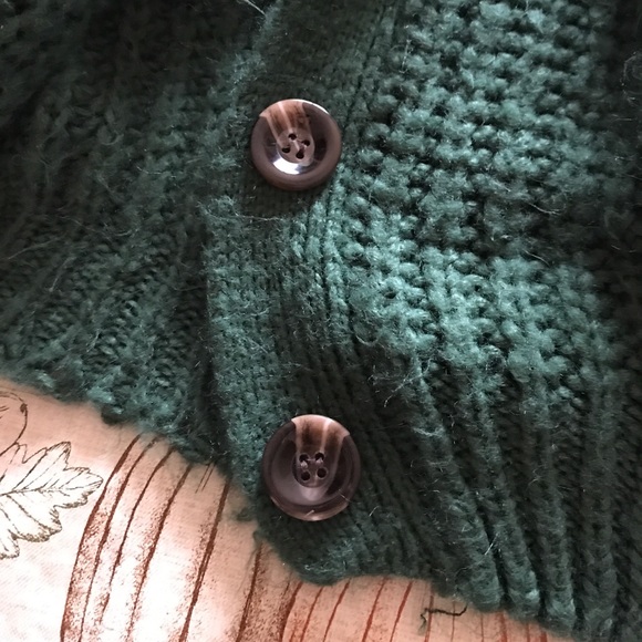 •GREEN CARDIGAN• - Picture 5 of 5